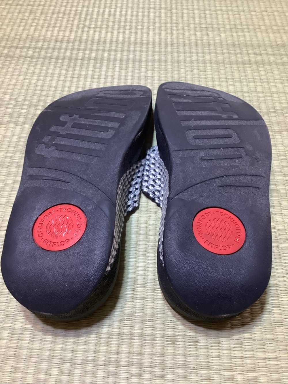 FitFlop Surfa Black Flip Flop Sandals with Grey Woven Straps - Picture 6 of 9